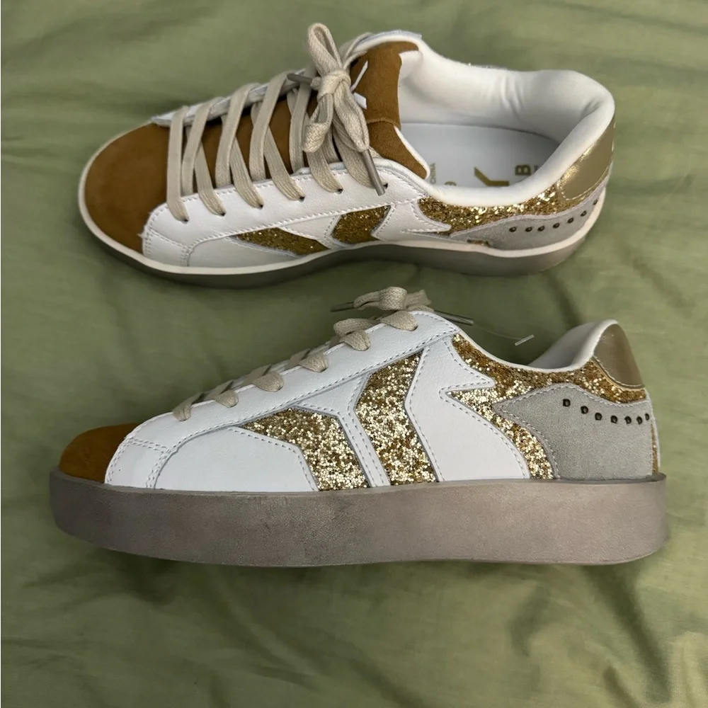 New C.O.B. Culture of Brave Play Gold Glitter Sneakers 8.5 Leather Rhinestone